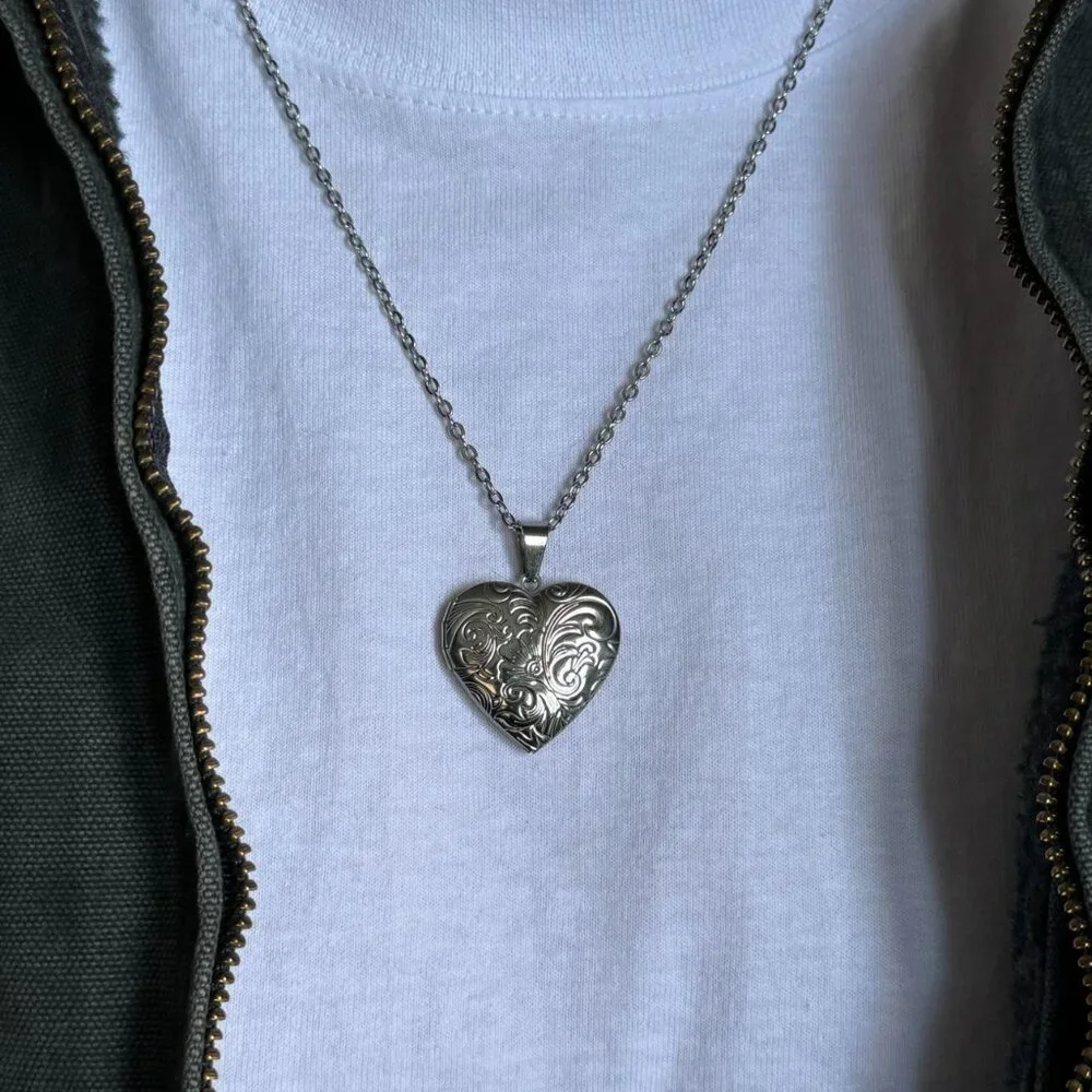 y2k 2000s vintage silver cute heart pendant locket chain necklace